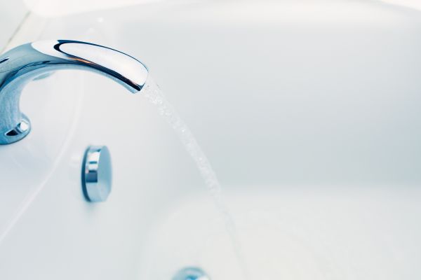 Lawrence Bathtub Refinishing